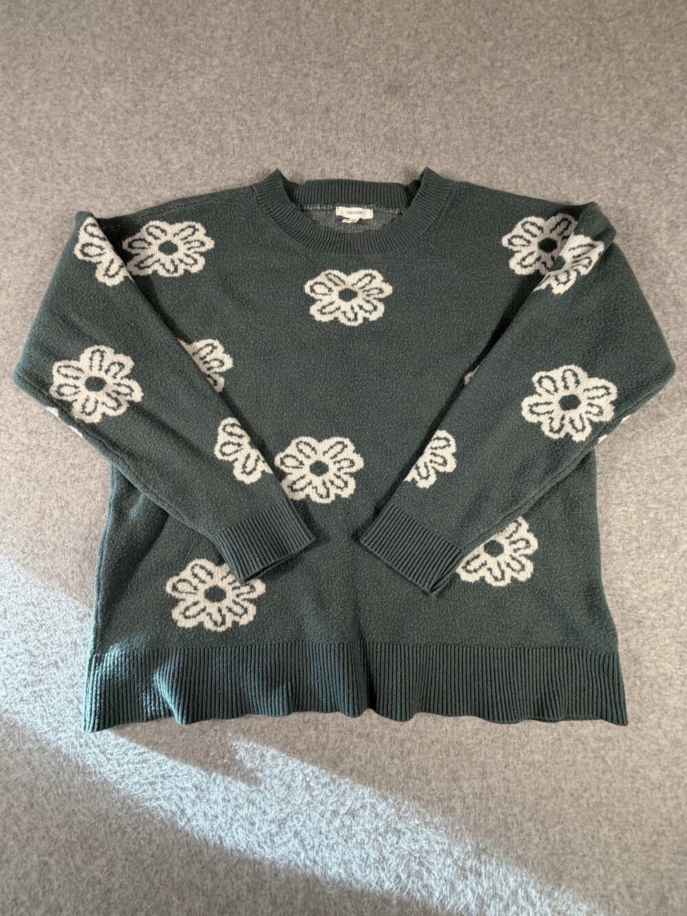 Maurices L Floral and Green Sweater, Women's SWeater Fall/Winter